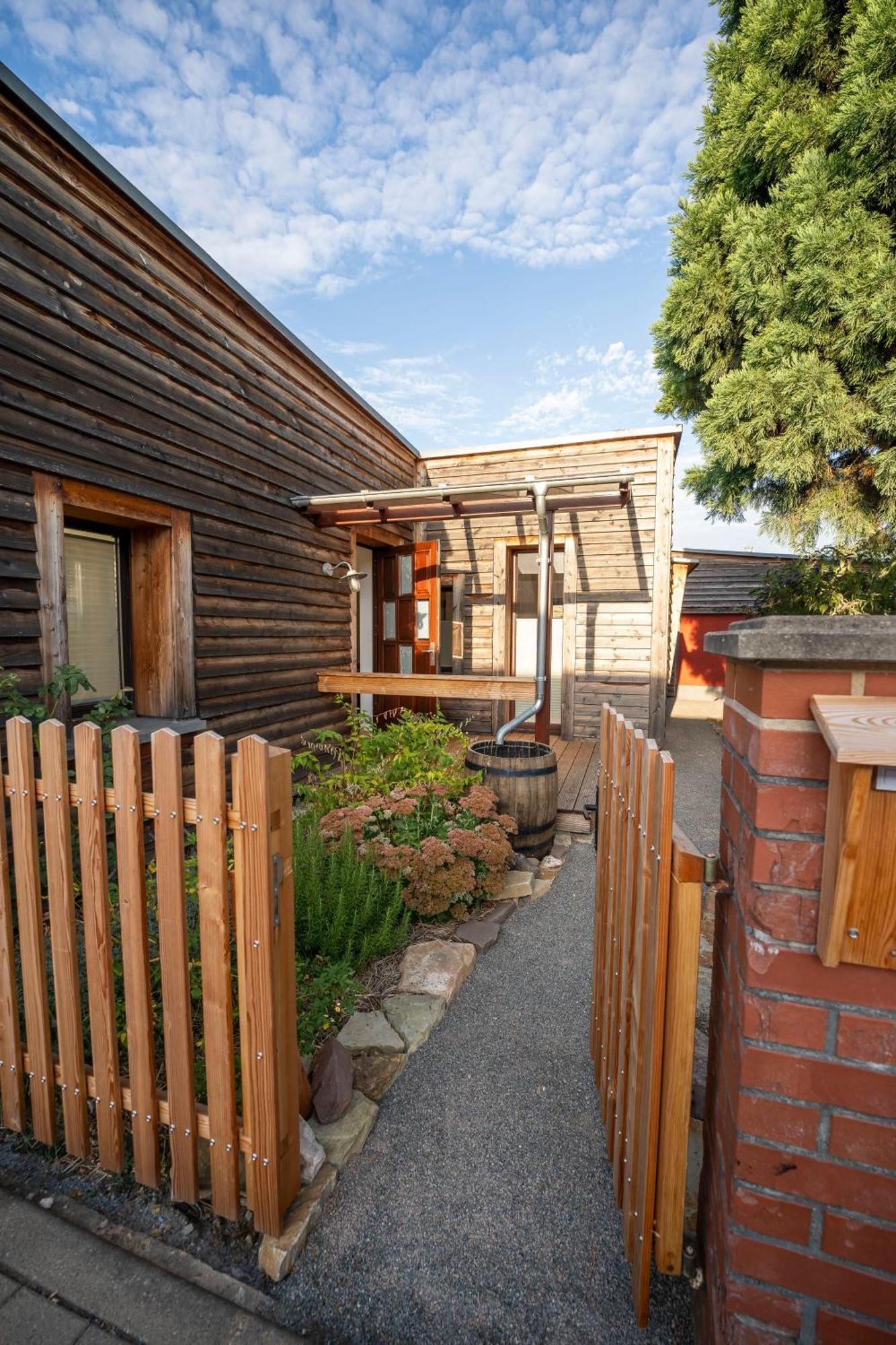 Haus Unterm Mammutbaum - Elberadweg Daire Magdeburg Dış mekan fotoğraf